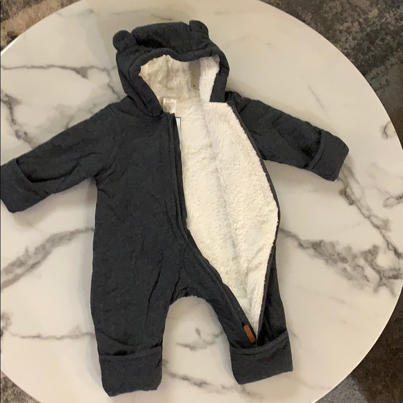 H&M fleece-lined zip up footie pajamas - Picture 3 of 3